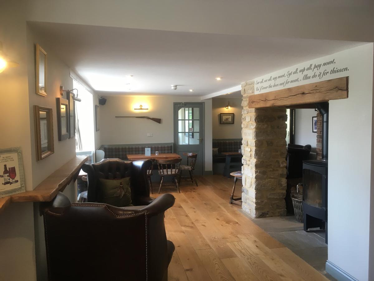 The Cayley Arms Inn 皮克林 外观 照片