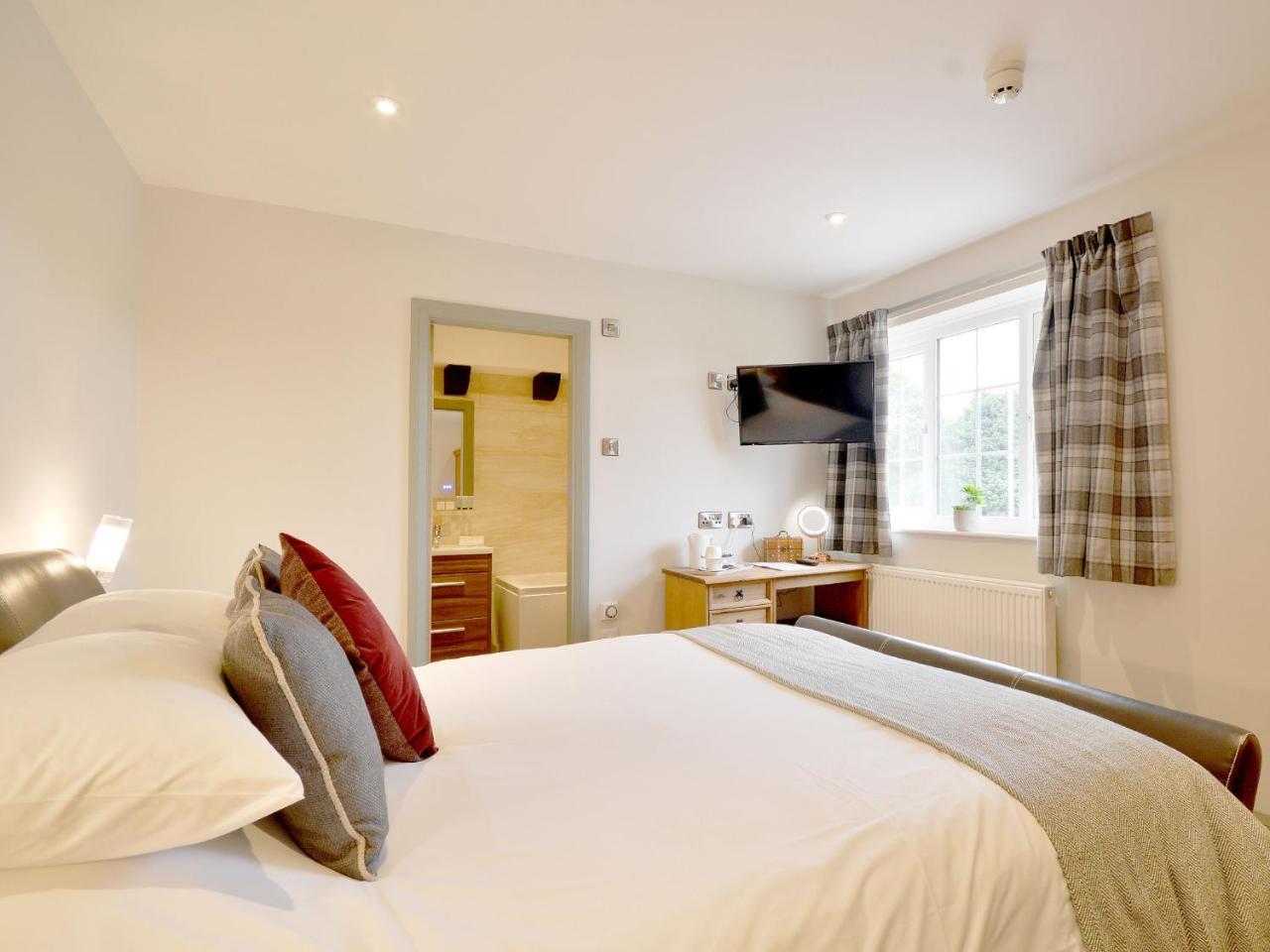 The Cayley Arms Inn 皮克林 外观 照片